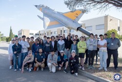 Devant l’École du Personnel Navigant d'Essais et de Réception... la mémoire de l’aviation française....
