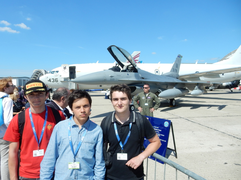 F16