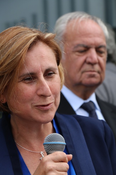 Mme la Présidente...